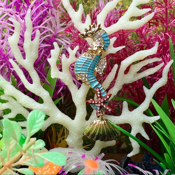 Enamel Seahorse Earrings with Rhinestones - Picture 6 of 8